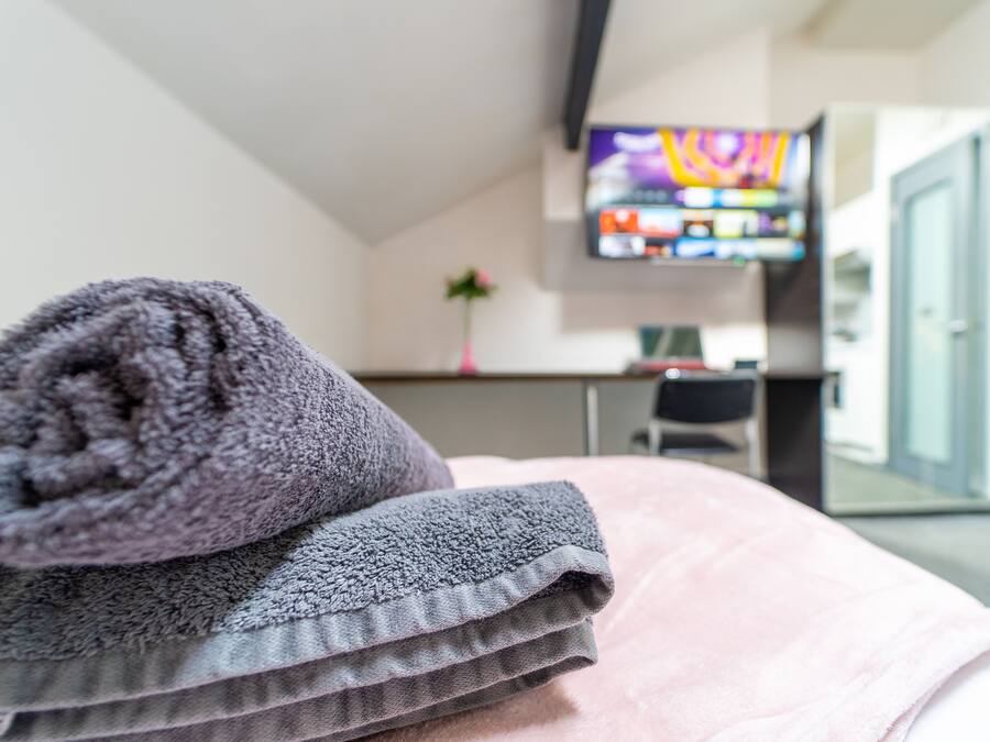 Free WiFi, bed sheets