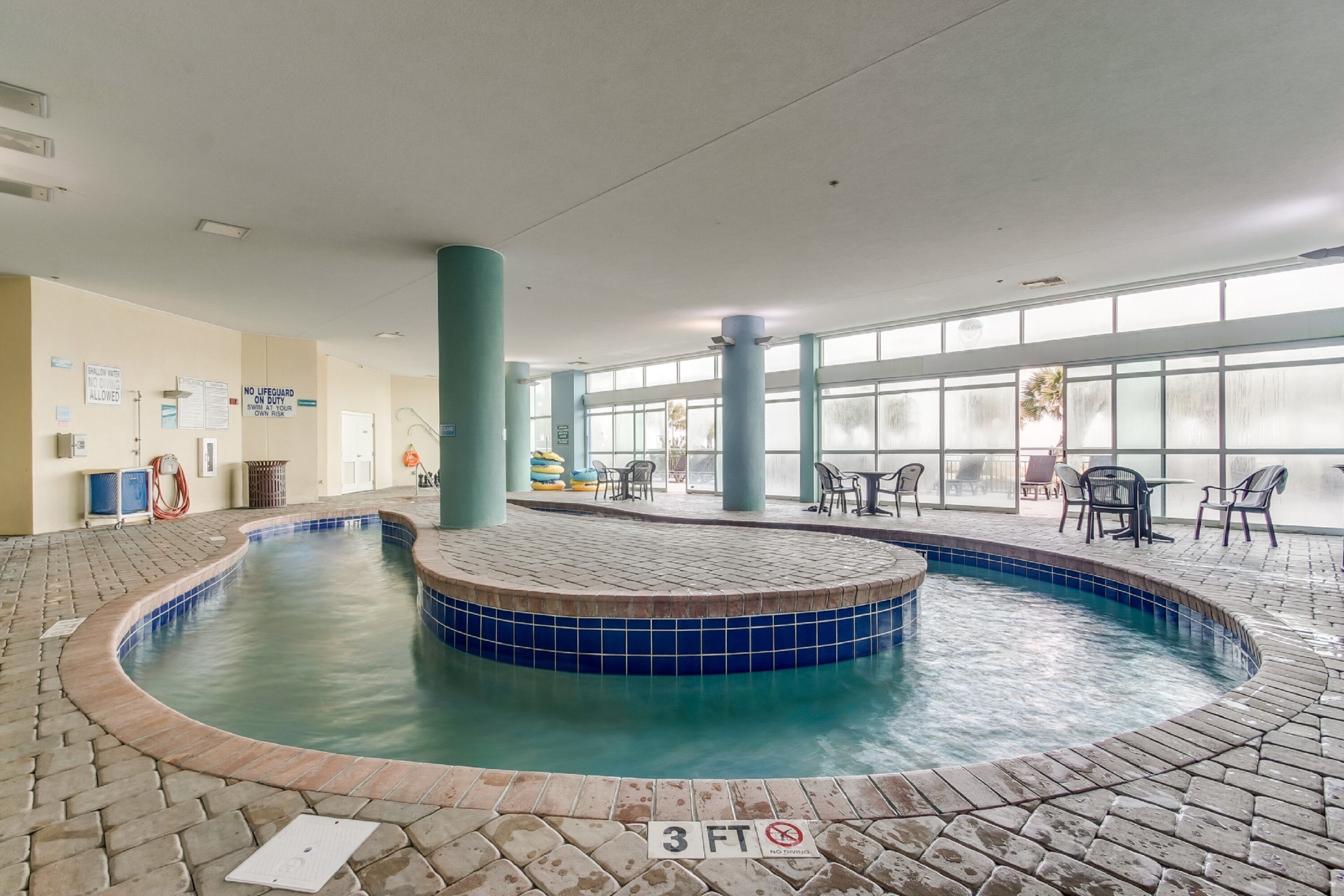 Innenpool, Außenpool