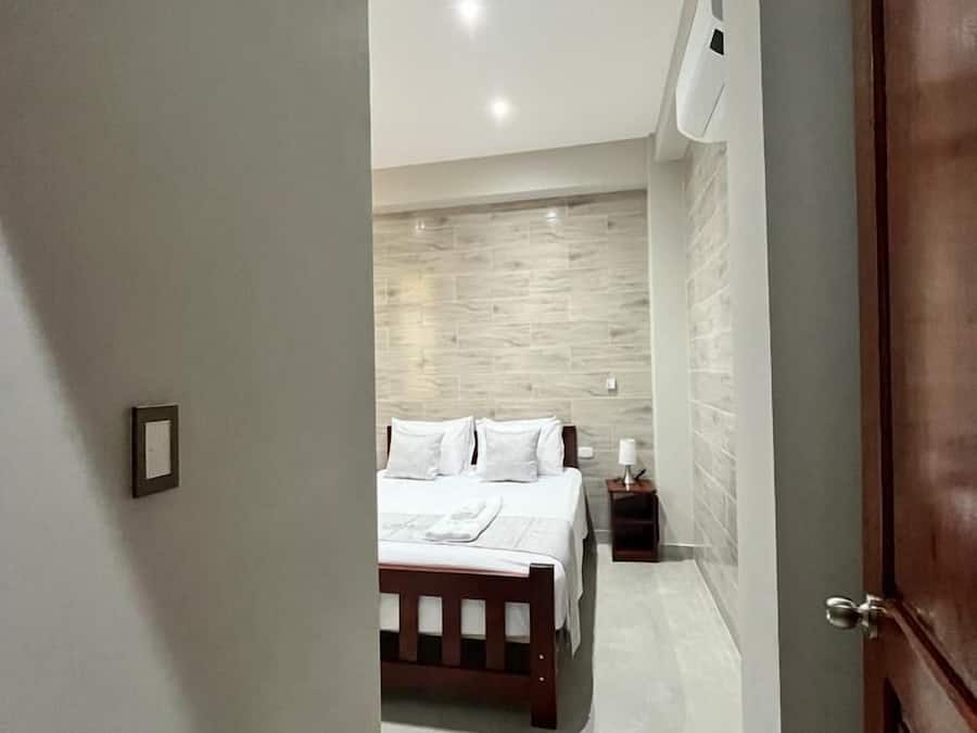 Family Apartment | Laptop workspace, free WiFi, bed sheets