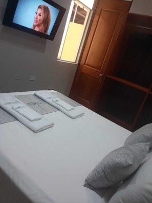 Family Apartment | Laptop workspace, free WiFi, bed sheets - Bellazio Aparthotel (Iquitos)