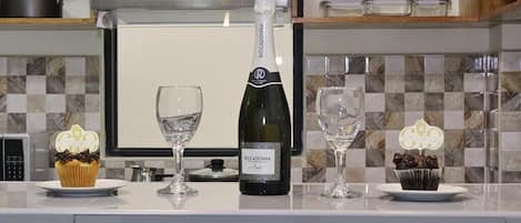 Family Apartment | Private kitchen | Full-size fridge, microwave, oven, stovetop