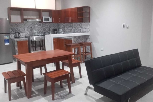 Familienapartment | Eigene Küche | Großer Kühlschrank, Mikrowelle, Ofen, Herdplatte