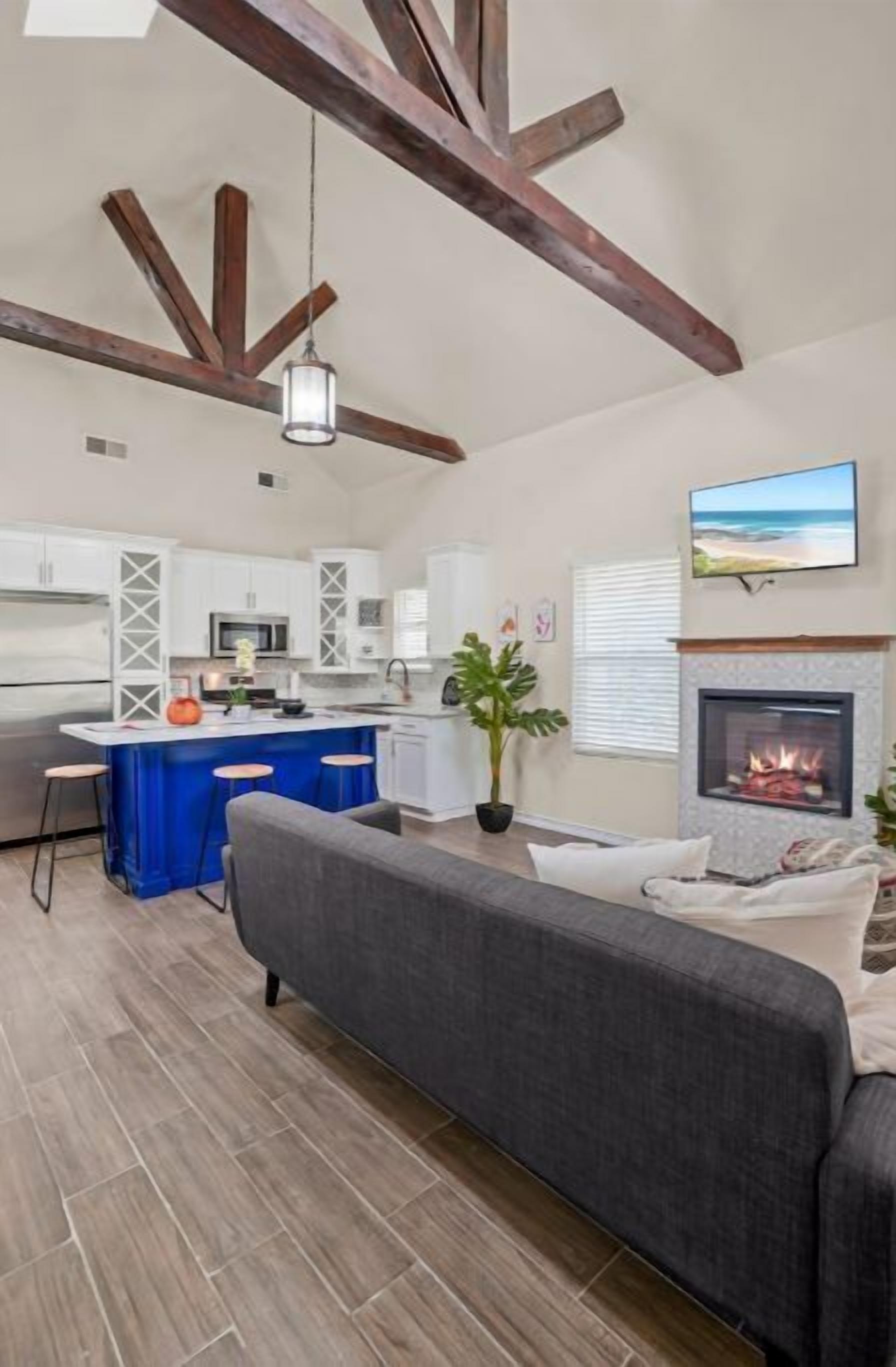 Cheerful Mountain Retreat