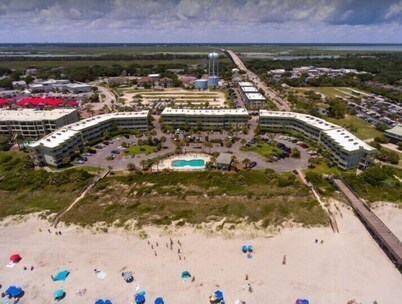 Oceanfront 1 BR Condo with Pier and Pool