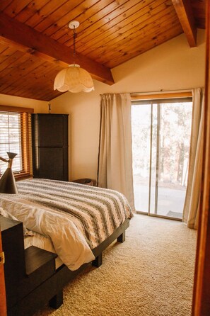 2 quartos, escrivaninha, Wi-Fi de cortesia, roupa de cama