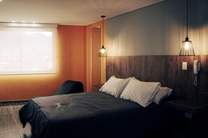 Desk, soundproofing, free WiFi, bed sheets - Estainn Hotel Coworking (Bogotá)