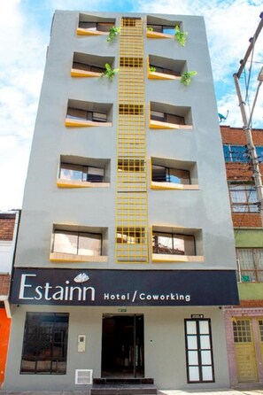 Front of property - Estainn Hotel Coworking (Bogotá)