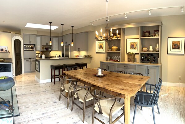 Dining - Penthouse #2 at DiamondTooth - Location and views!, Unbeatable location and views in Telluride! (Telluride)