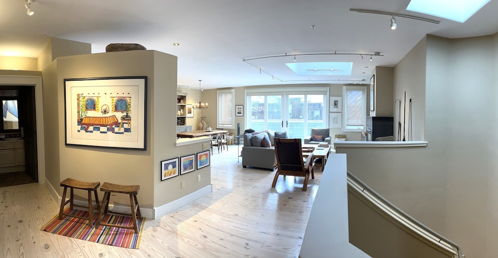 Guide to Penthouses: Pros and Cons of Living in a Penthouse - Unbeatable Penthouse Apartment View