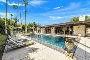 Unclassified image, 3 of 50, button