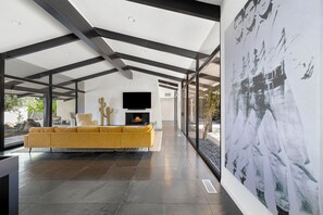 Interior - 'Willow Hideaway' Private Palm Desert escape (Palm Desert)