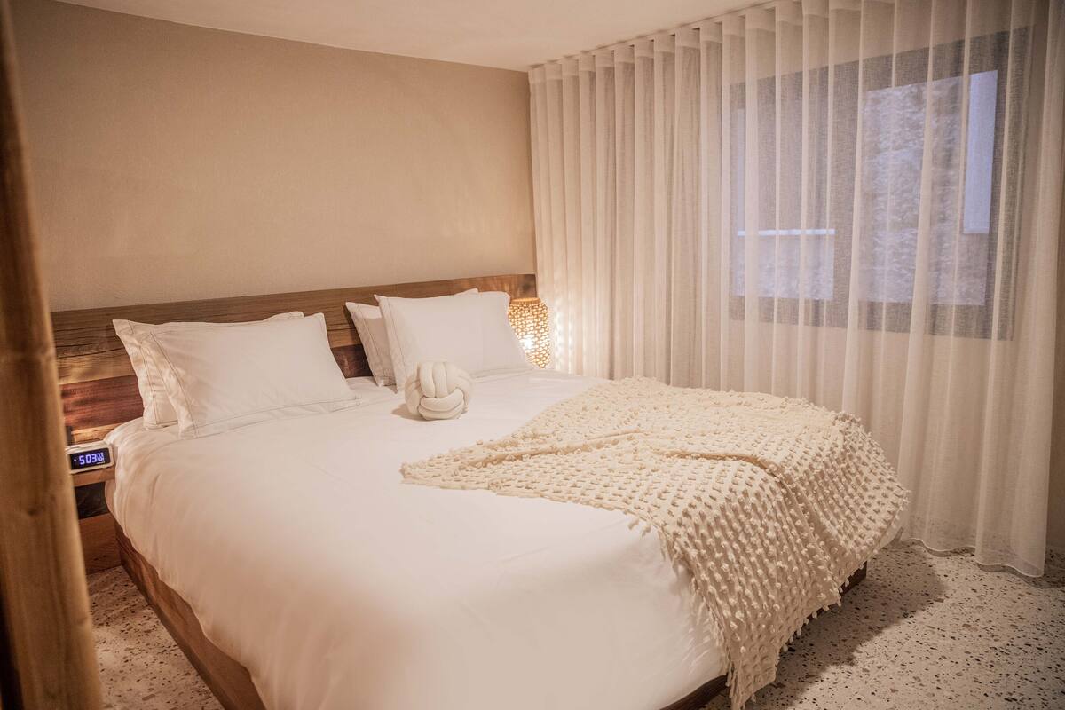 Ropa de cama de alta calidad, cubrecamas y colchones con efecto memoria 