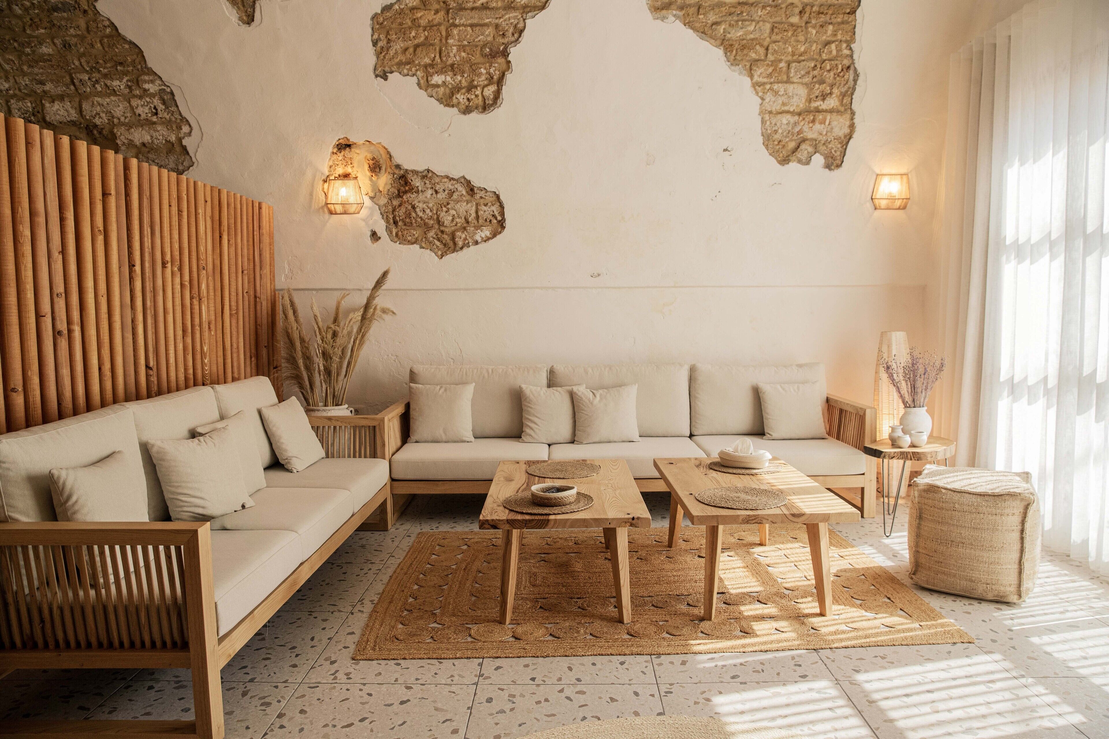 Grand Double Room | Living area | 50-inch Smart TV with satellite channels