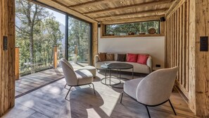 Smart-TV, Kamin, Tischfußball