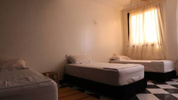 7 bedrooms, WiFi, bed sheets