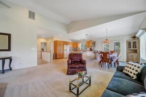 Living area - Canyon Rim Delight
(Twin Falls)