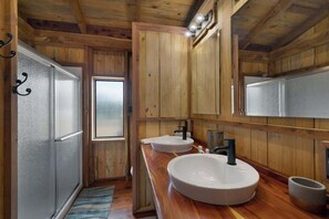 Casa, 1 cama King size, hidromasaje (226 Melton Rd) | Baño | Toallas 