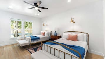 House, Multiple Beds, Hot Tub (306 W Travis Unit C) | 2 bedrooms, individually decorated, individually furnished, bed sheets