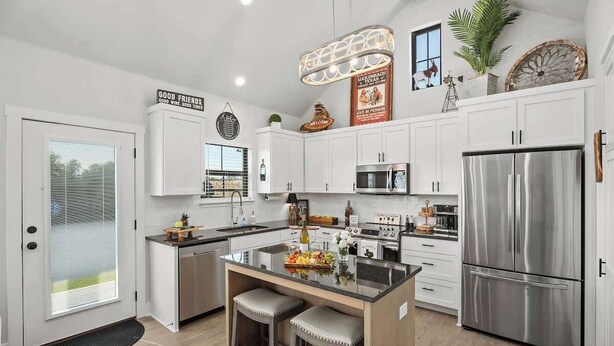 Condo, 1 giường cỡ king, bồn tắm nước nóng (930 S Eagle B2 #203) | Bếp riêng