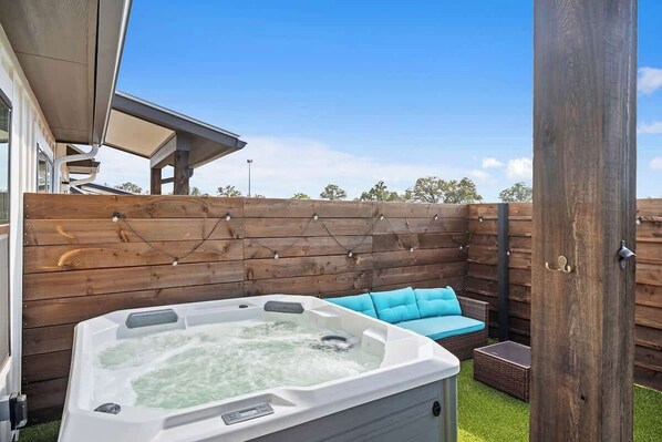 Condo, 1 King Bed, Hot Tub (930 S Eagle B2 #203) | Outdoor spa tub