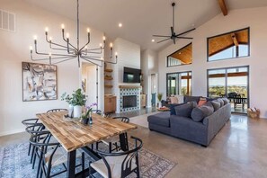 House, Multiple Beds, Pool Access, Pool View (750 River View Dr) | Living area