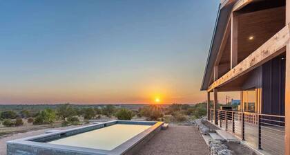 Johnson City Limits Home