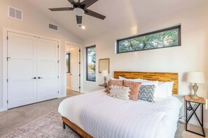 House, Multiple Beds, Pool Access, Pool View (750 River View Dr)