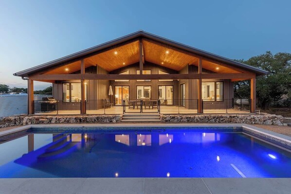 Pool - Johnson City Limits Home (Johnson City)