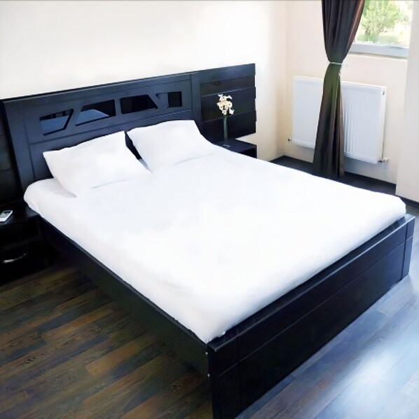 Desk, laptop workspace, free WiFi - Grand Hotel Tbilisi (Tbilisi)