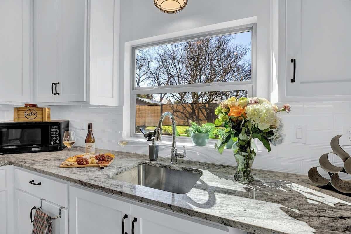 House, Multiple Beds, Kitchen, Garden View (403 W Austin Combo) | Private kitchen