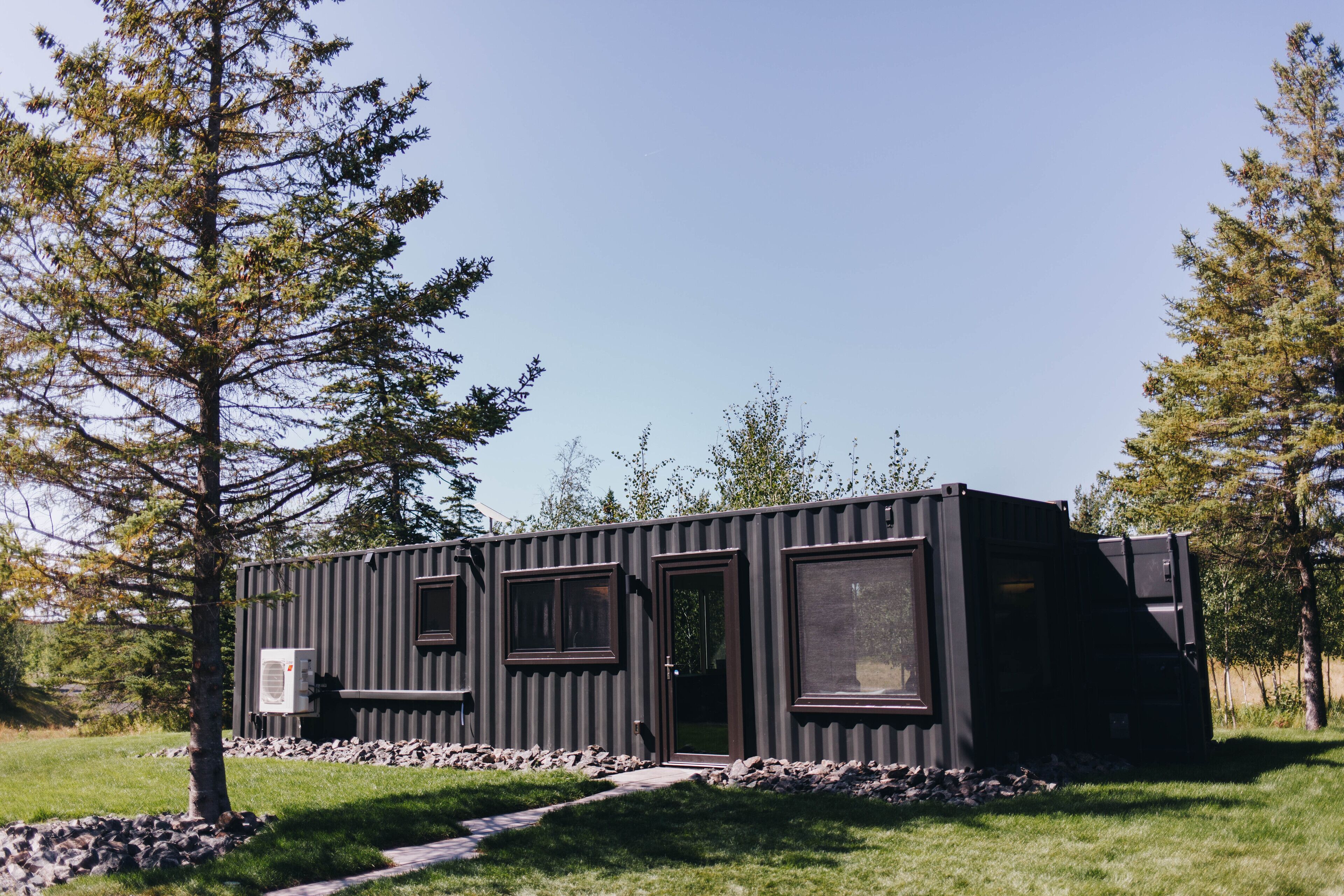 Sölvieg Stay: Shipping Container with Nordic Sauna