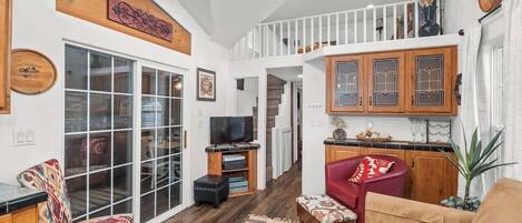 Huisje, Meerdere bedden, bubbelbad (192 Melton Rd) | Woonruimte