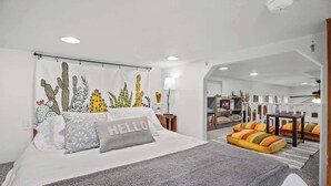 Hytte, flere senger, spabadekar (192 Melton Rd) | 2 soverom, individuelt dekorert, individuelt innredet og sengetøy