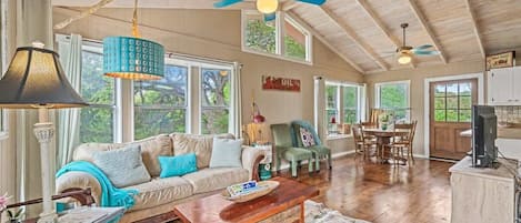 Ferienhaus, Mehrere Betten, Whirlpool (409W San Antonio Cmb) | Wohnbereich | Kamin