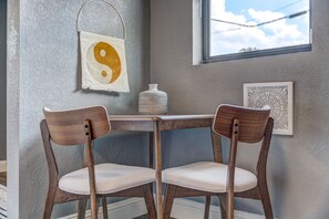 Dining - TheYellowBungalow3- Cozy Urban/2bath/Extended Stay (Houston)