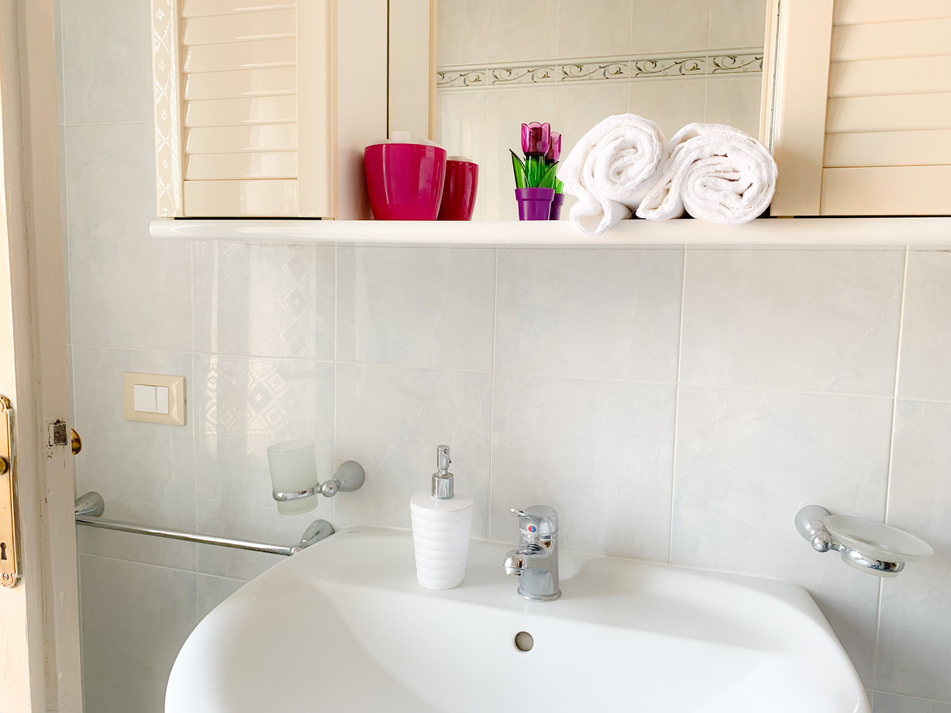 Appartamento Comfort | Bagno | Doccia, soffione a pioggia, set di cortesia gratuito, asciugacapelli