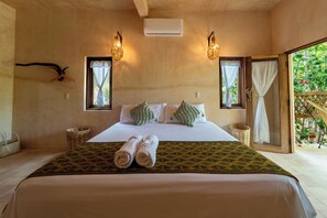 Grand Suite | Individually decorated, individually furnished, free WiFi, bed sheets - Casa Mariposa Oaxaca (Santa María Colotepec)