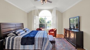 4 habitaciones, tabla de planchar con plancha y cuna de viaje