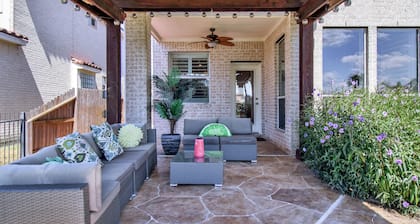 truly stunning lakefront with immediate access to all the city has to offer.