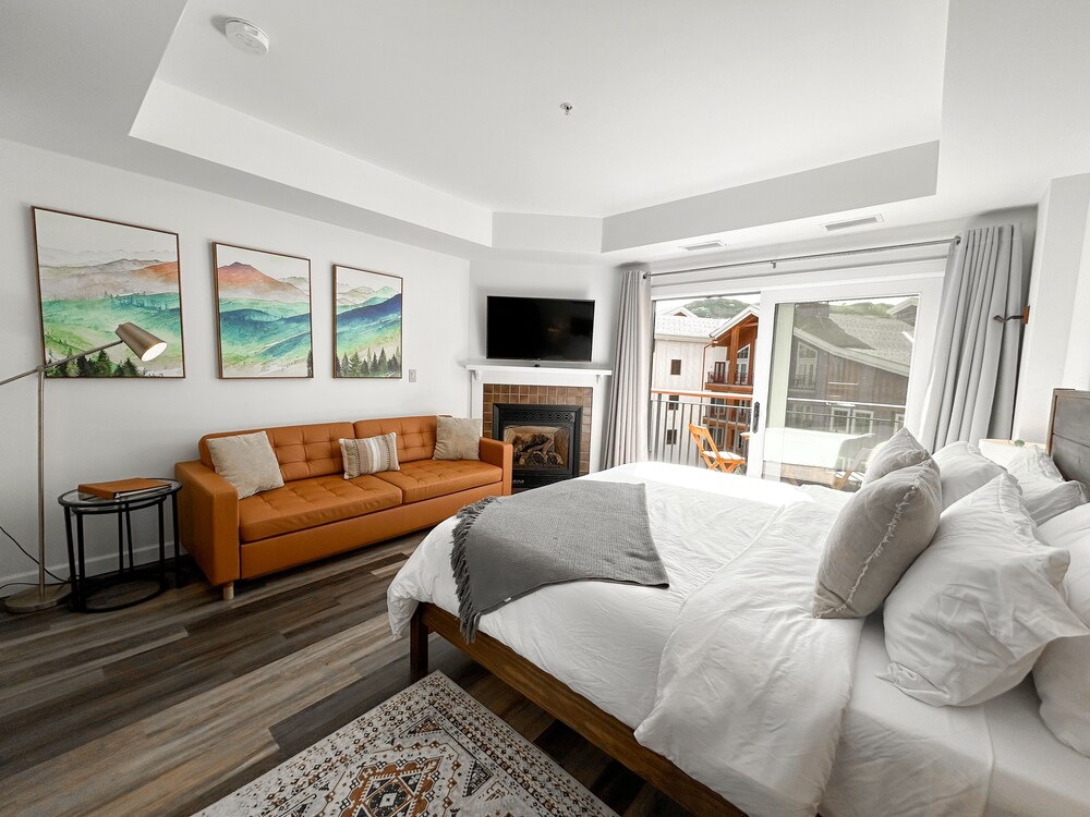 Retreat in the Heart of Mt Crested Butte! SkinIn/Out Studio/Pool/Hot