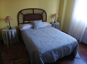 2 Schlafzimmer, Bügeleisen/Bügelbrett, Bettwäsche