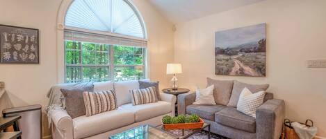 House, Multiple Beds, Patio (Dragonfly Cove) | Living area | 50-inch flat-screen TV with digital channels, fireplace