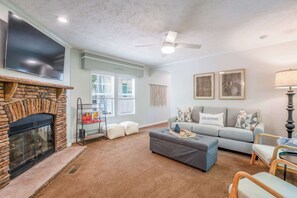 Ferienhaus, Mehrere Betten, Terrasse (Dragonfly Cove) | Wohnbereich