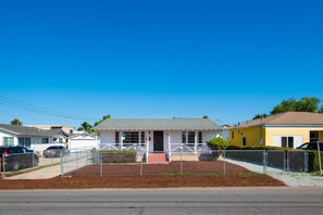 Exterior - Lemon Grove Charm (Lemon Grove)