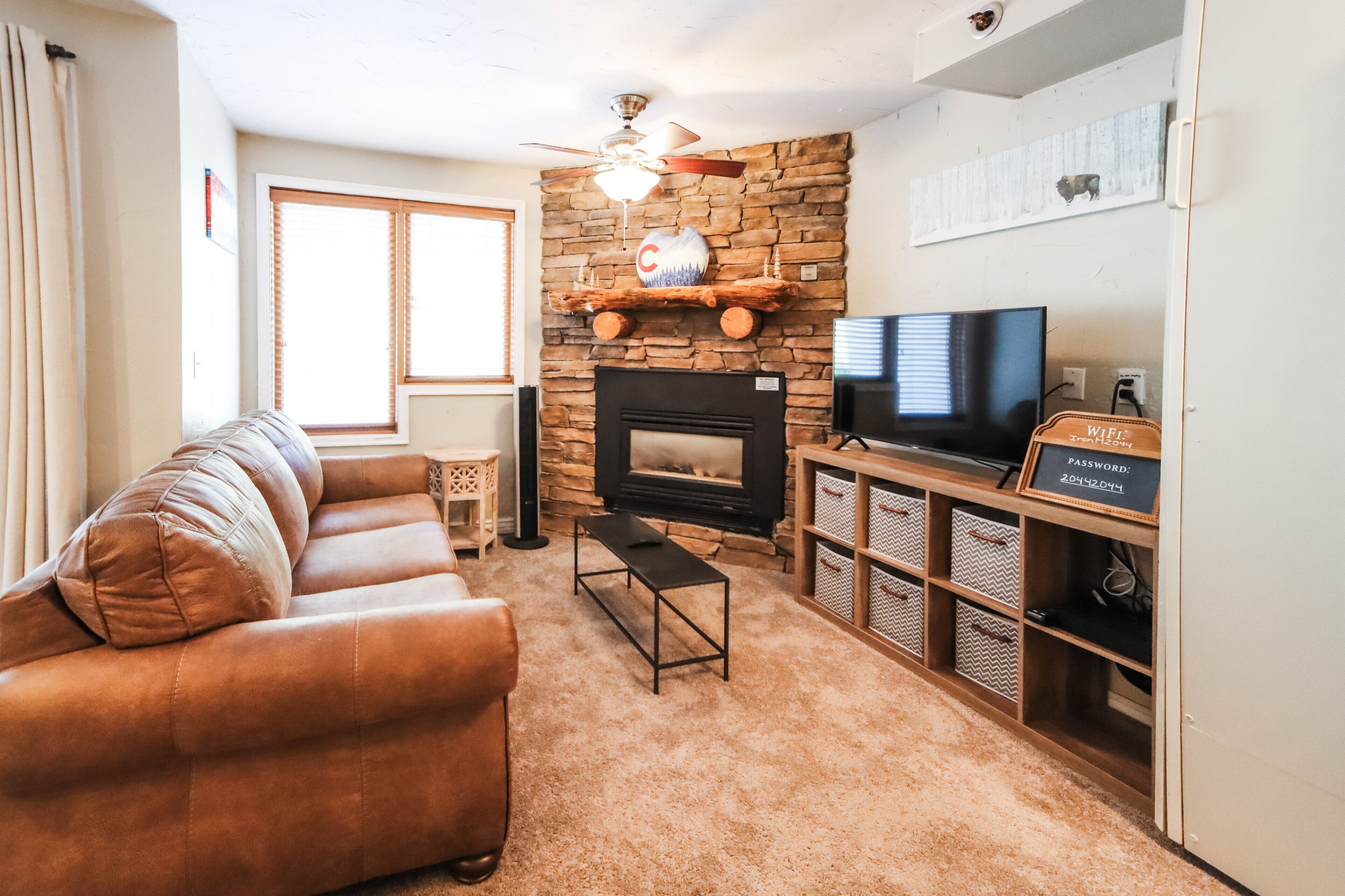 Studio Suite, Patio, Mountain View | Living area | 42-inch flat-screen TV with digital channels, fireplace