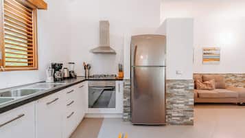 Fridge, microwave, oven, coffee/tea maker