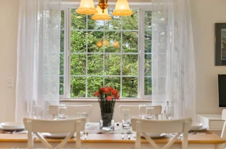 Dining. Cozy 2BR Apt, Hot tub, King bed, secluded, and freshly remodeled!
