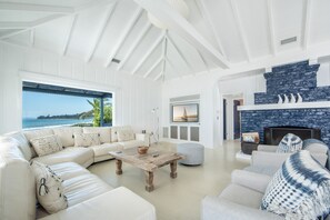 Smart TV - Blue Paradise on Padaro Lane (Carpinteria)