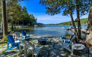 Terrace/patio - 8 bed 7 bath renovated cottage on South Lake Joseph!  Shallow, sandy walk in! (Port Carling)