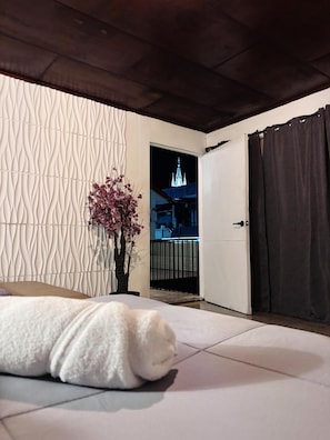 Wi-Fi de cortesia, roupa de cama